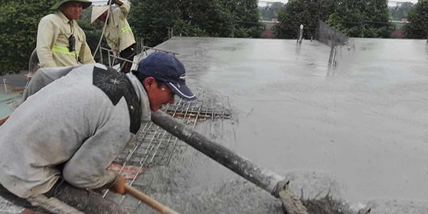 Thợ thi công sửa nhà tay nghề cao, chuyên nghiệp và làm việc chăm chỉ, bám sát tiến độ